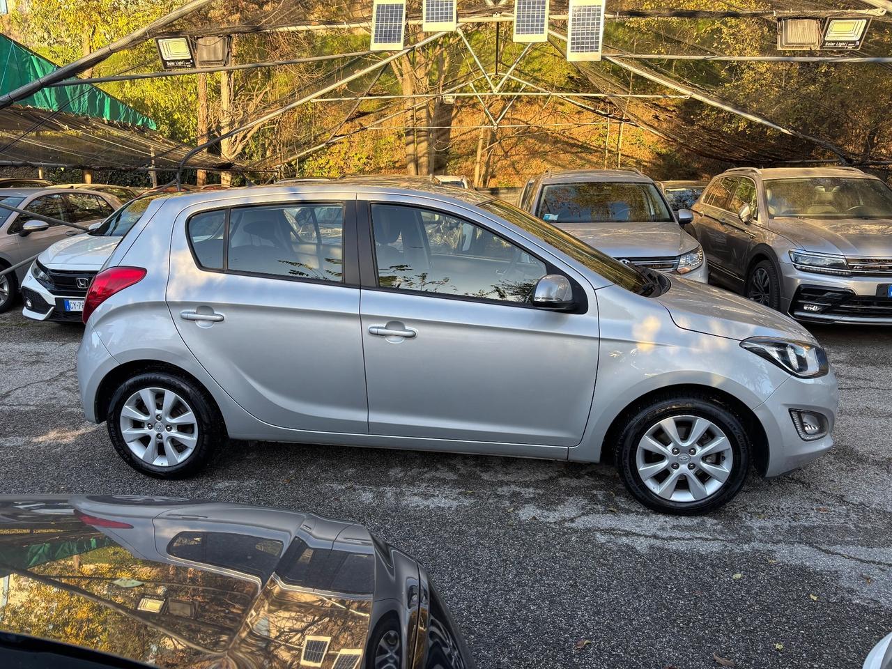 Hyundai i20 1.2 5p. km 52000 - OK Neopatentati