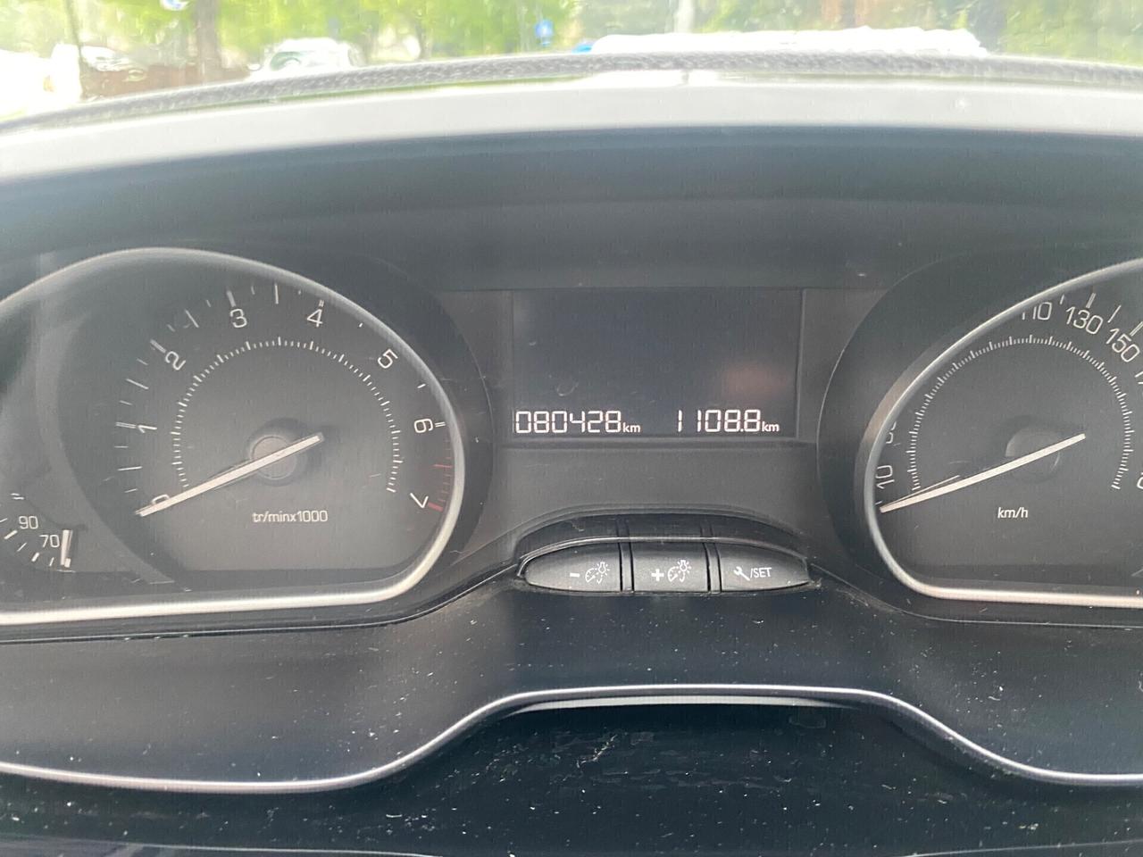 Peugeot 208 1.2 BENZINA. SOLO 79000km Allure