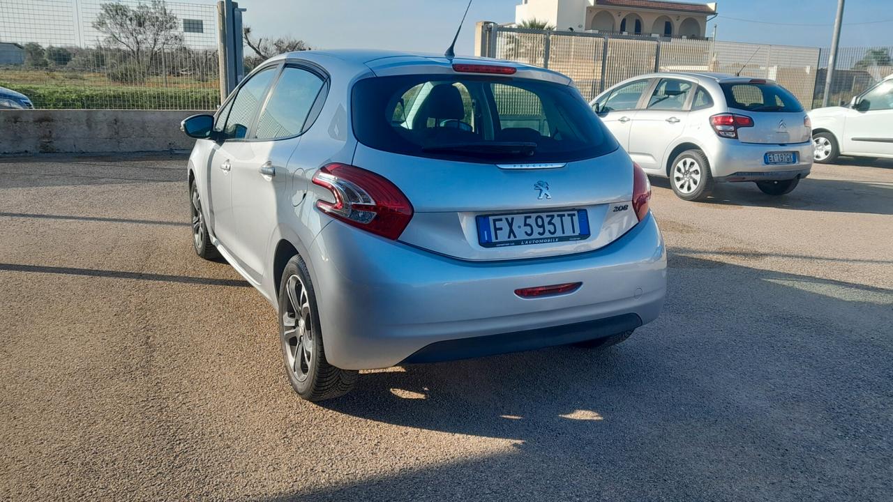 Peugeot 208 1.4 HDi 68 CV 5 porte Allure