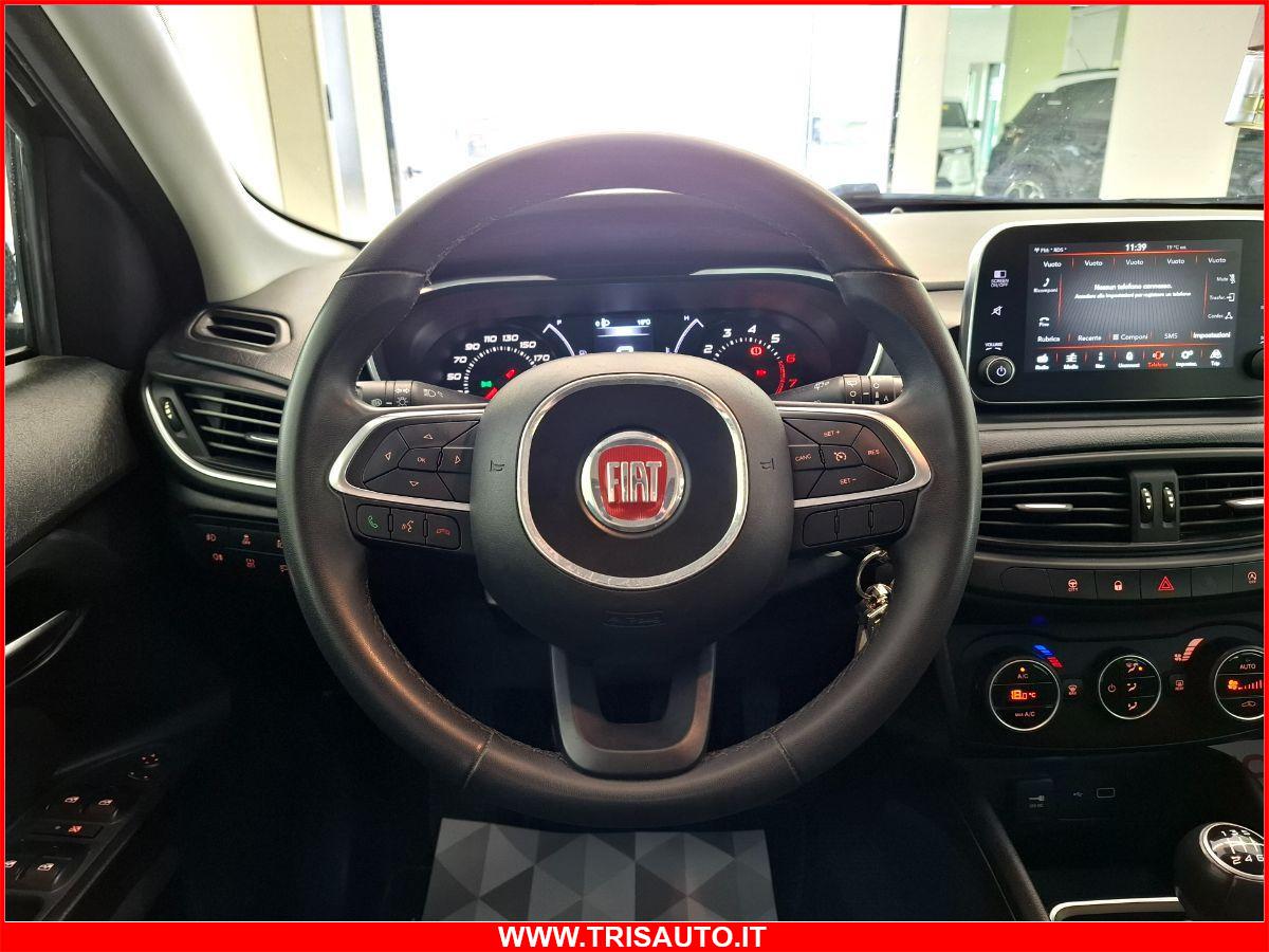 FIAT Tipo 1.4 Lounge 5p (LUCI LED+NAVI)
