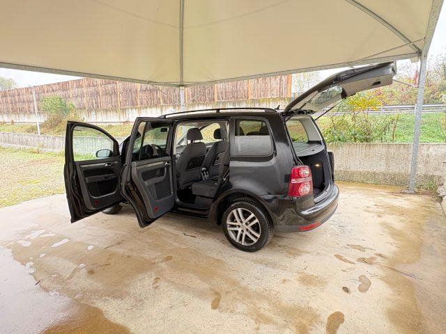 VOLKSWAGEN Touran 1.6 BENZINA FARI FENDI CERCHI IN LEGA OK NEOP