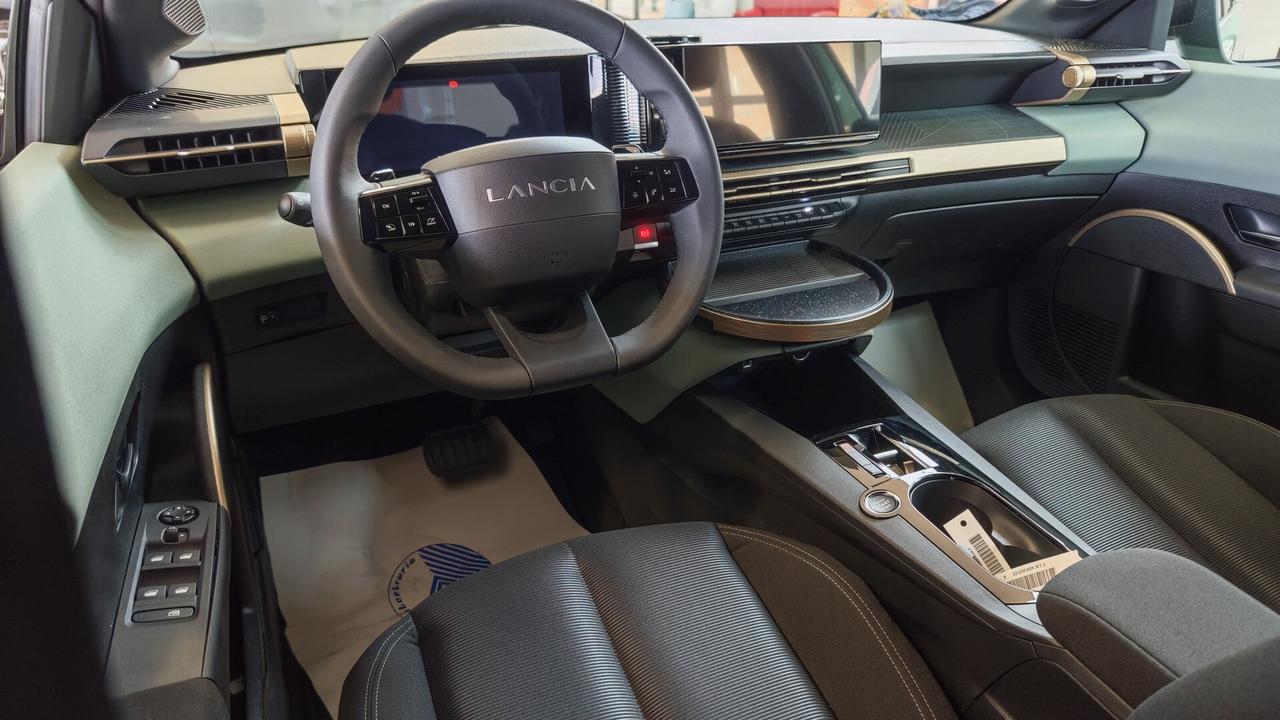 Lancia Ypsilon Hybrid e-DCT