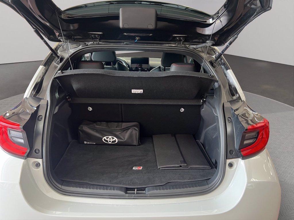 TOYOTA Yaris 1.5h 130 lounge del 2024