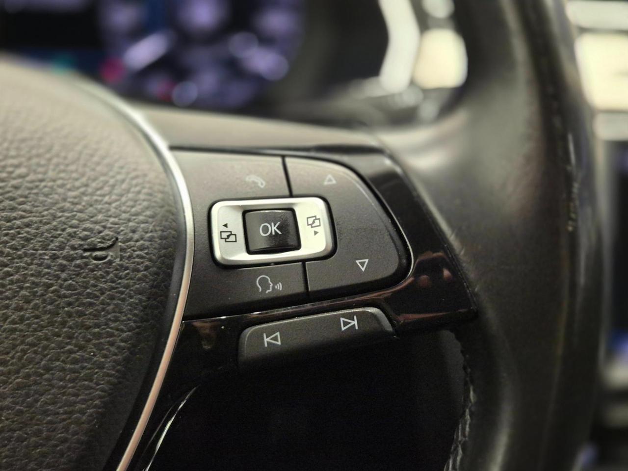 Volkswagen Passat Variant 2.0 tdi Highline 150cv dsg - ACC/Lim - Carplay - Sens. Park.