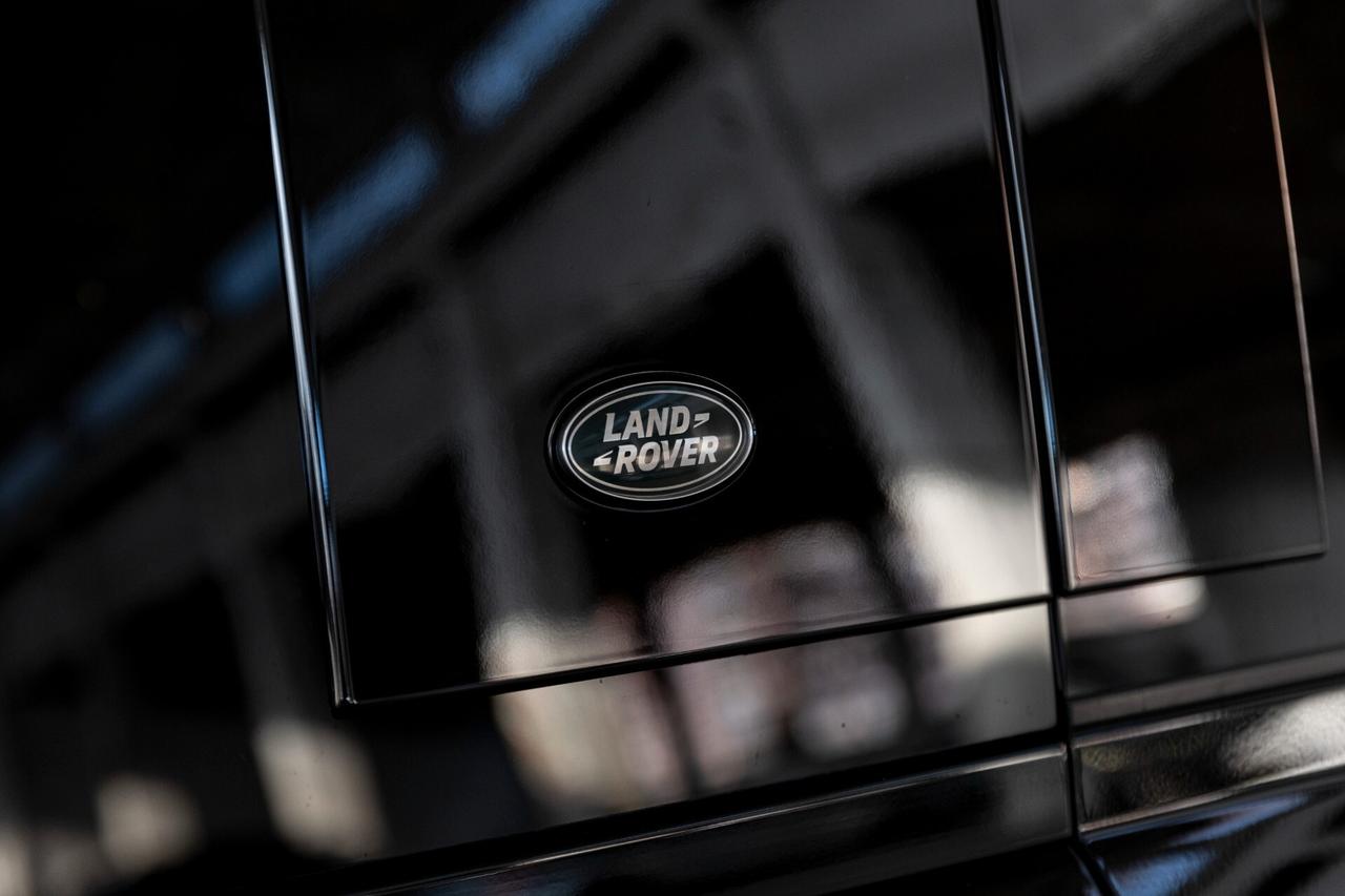 Land Rover Defender 110 3.0D I6 300 CV AWD Auto X-Dynamic S