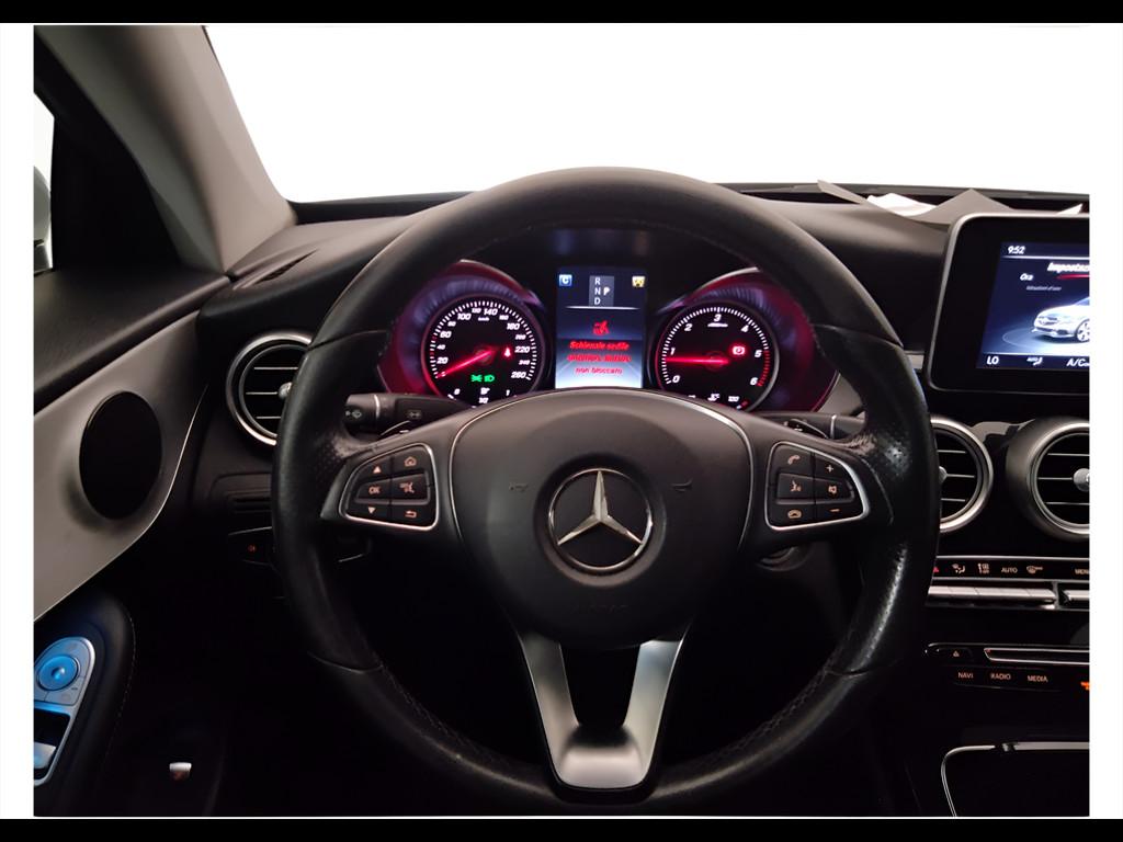 Mercedes-Benz Classe C-C205 2016 Coupe - C Coupe 220 d Premium 4matic auto