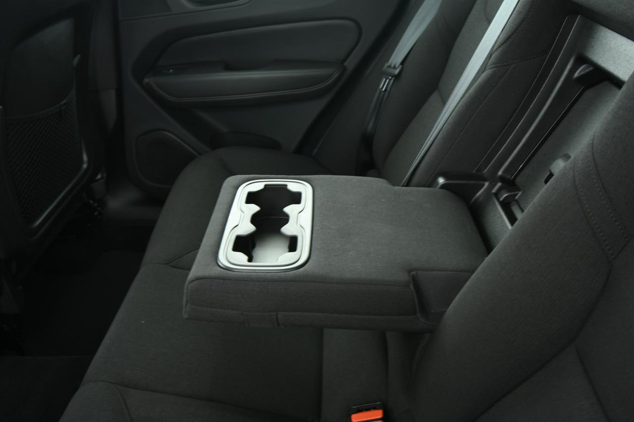 VOLVO XC60 2.0 b4 Momentum awd auto CAMERA+APP CONNECT+FULL LED