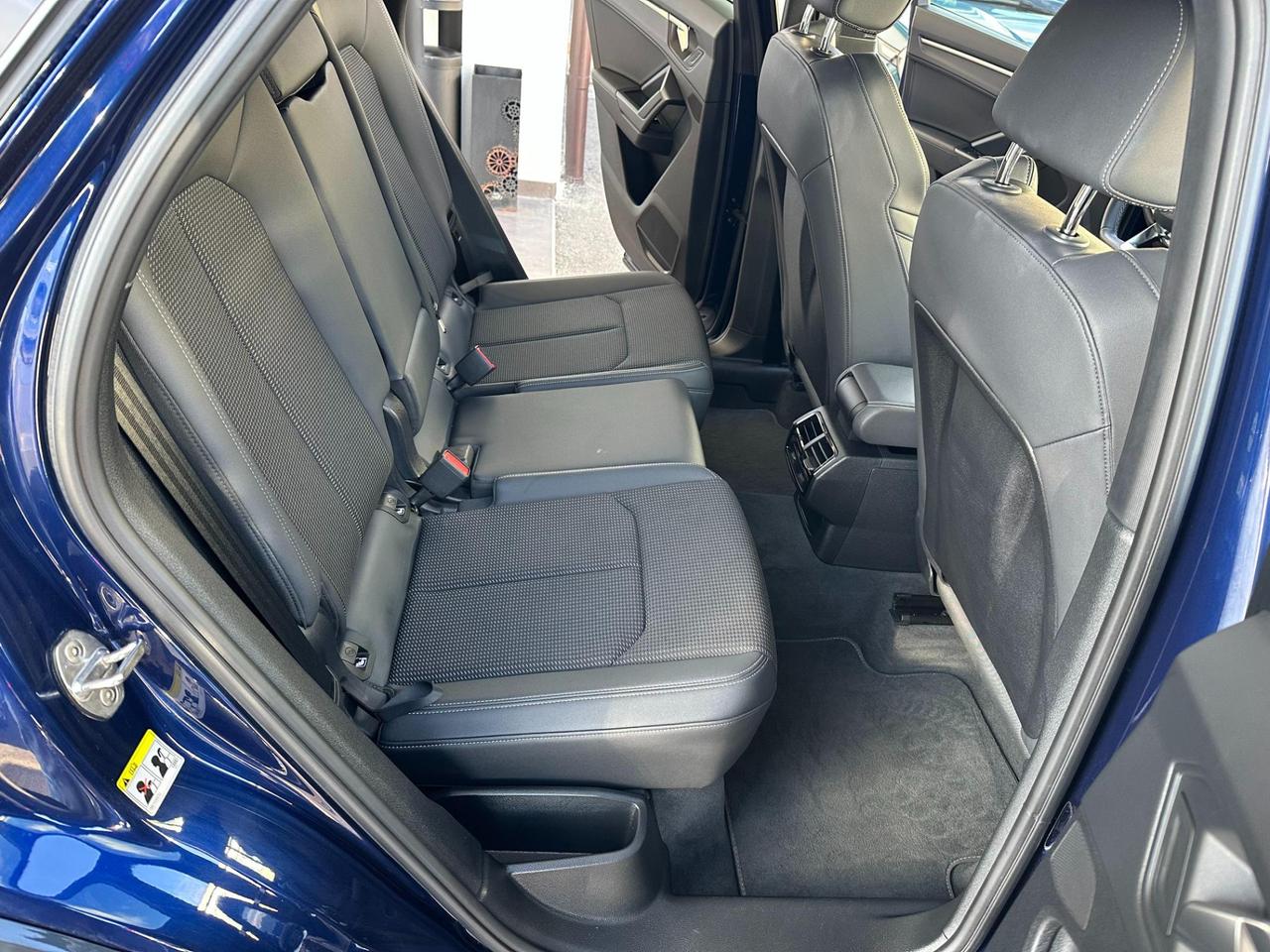 Audi Q3 Sportback 35 2.0 tdi Identity Black s-tronic