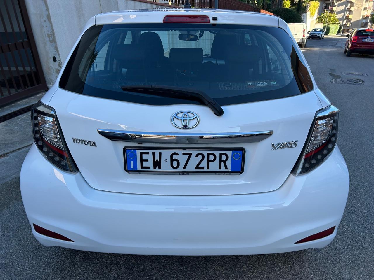 Toyota Yaris 1.0 b. solo 97000 km