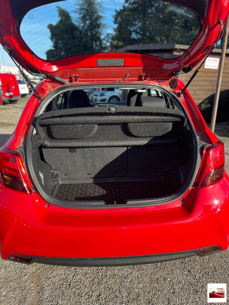 TOYOTA - Yaris - 1.5 Hybrid 5p. Trend "Red Edition"