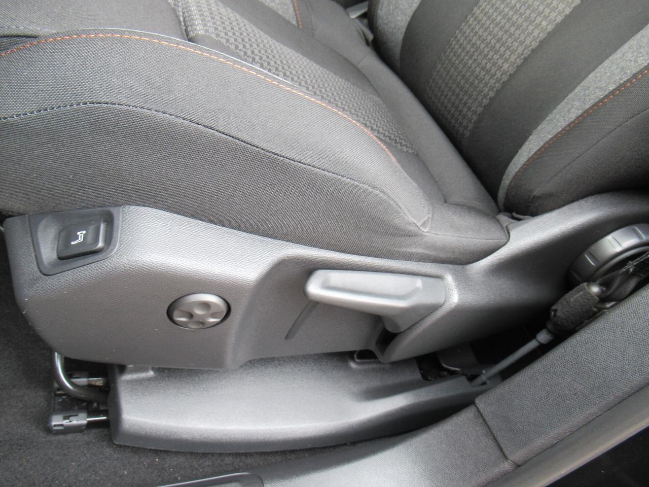 Peugeot 3008 BlueHDi 130 S&S Business