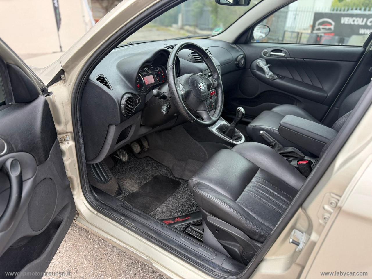 ALFA ROMEO 147 1.6 TS 105CV 5p. Distinctive