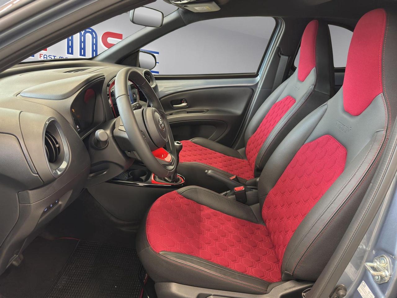 Toyota Aygo X 1.0 Undercover 72cv