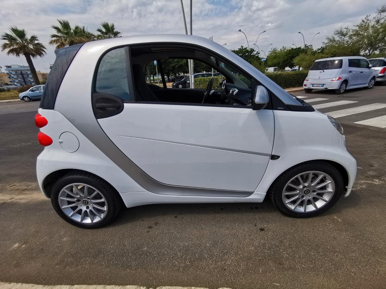 Smart ForTwo 1000 52 kW MHD coupé passion 2011
