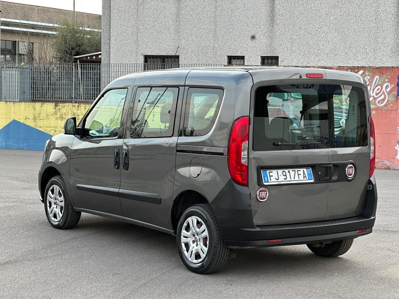 Fiat doblo 5 posti autocarro