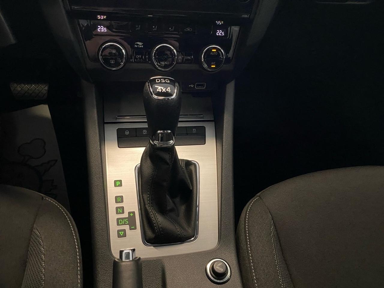 Skoda Octavia 2.0 tdi cr 4x4 dsg wagon executive