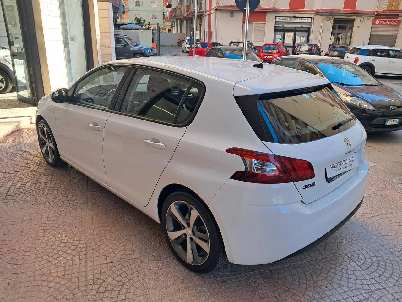 PEUGEOT 308 1.6 HDI 92 CV-NEOPATENTATI-Euro6990