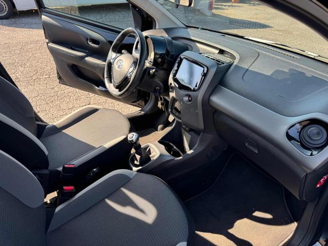 TOYOTA Aygo Connect 1.0 VVT-i 72 CV 5 porte x-cool RETROCAMERA