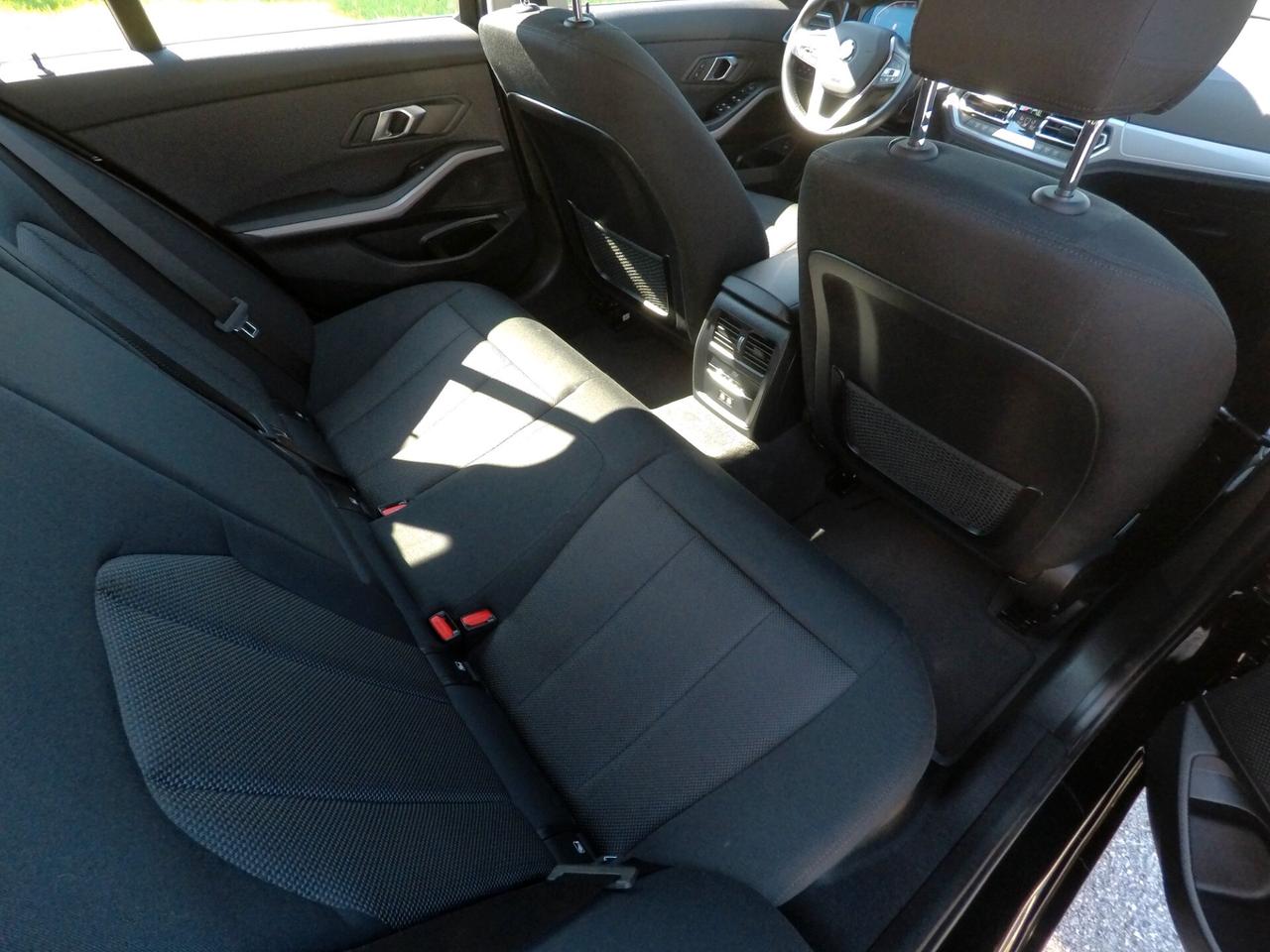 Bmw 318d 48V Touring Business Advantage