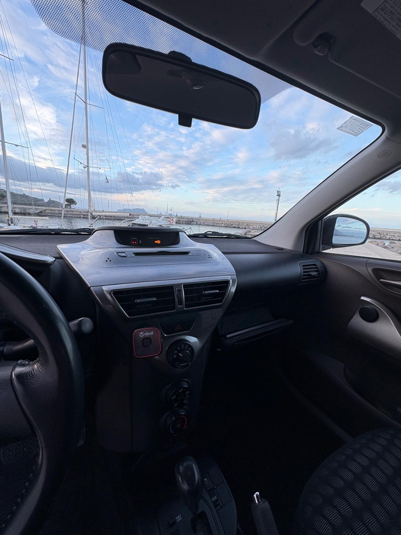 Toyota iQ unica proprietaria automatica