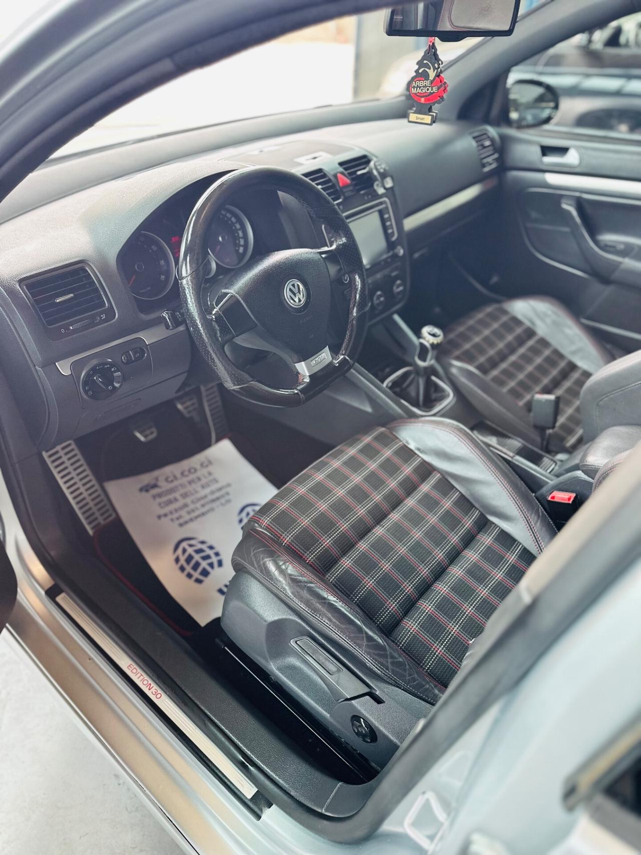 Volkswagen Golf GTI edition 30