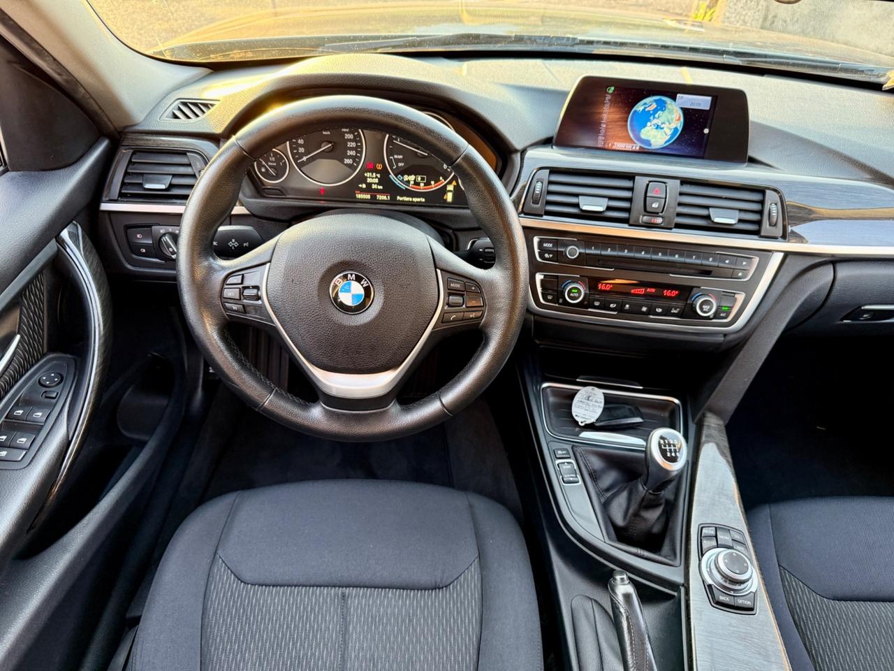 BMW 318d Touring Luxury - 2014 185.000KM