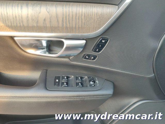 VOLVO V90 Cross Country B4 (d) AWD 197CV Geartronic Business Pro