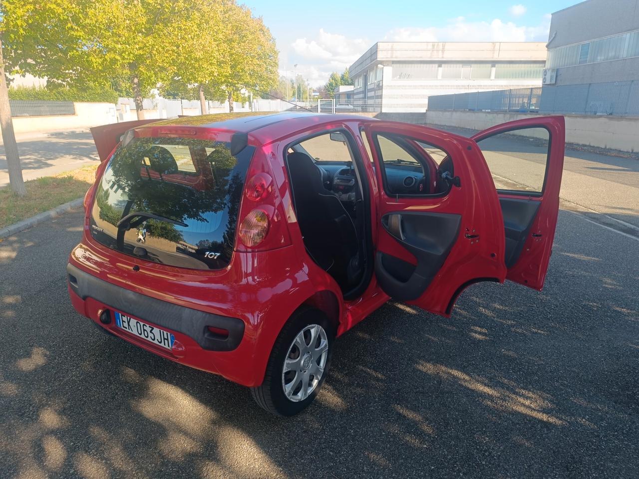 Peugeot 107 1.0 5 porte del 2011 SOLO 63.000 KM