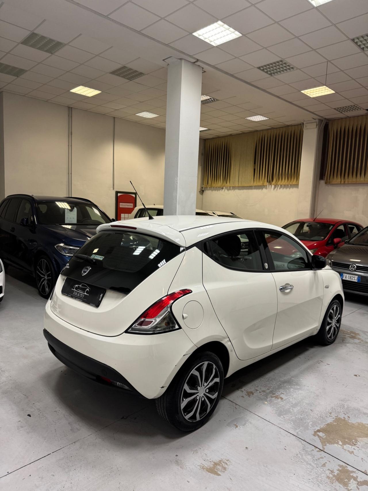 Lancia Ypsilon 1.2 69 CV 5 porte GPL Ecochic Platinum