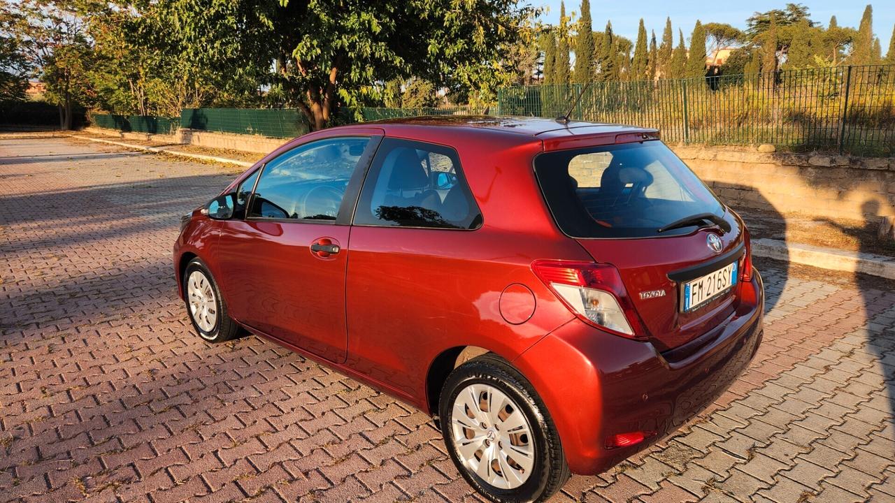 Toyota Yaris 1.4 D-4D 3 porte Lounge