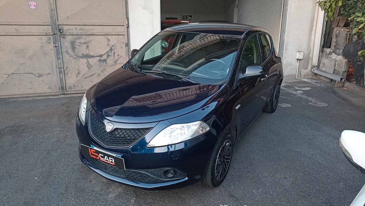 Lancia Ypsilon 1.2 69 CV 5 porte S&S Gold