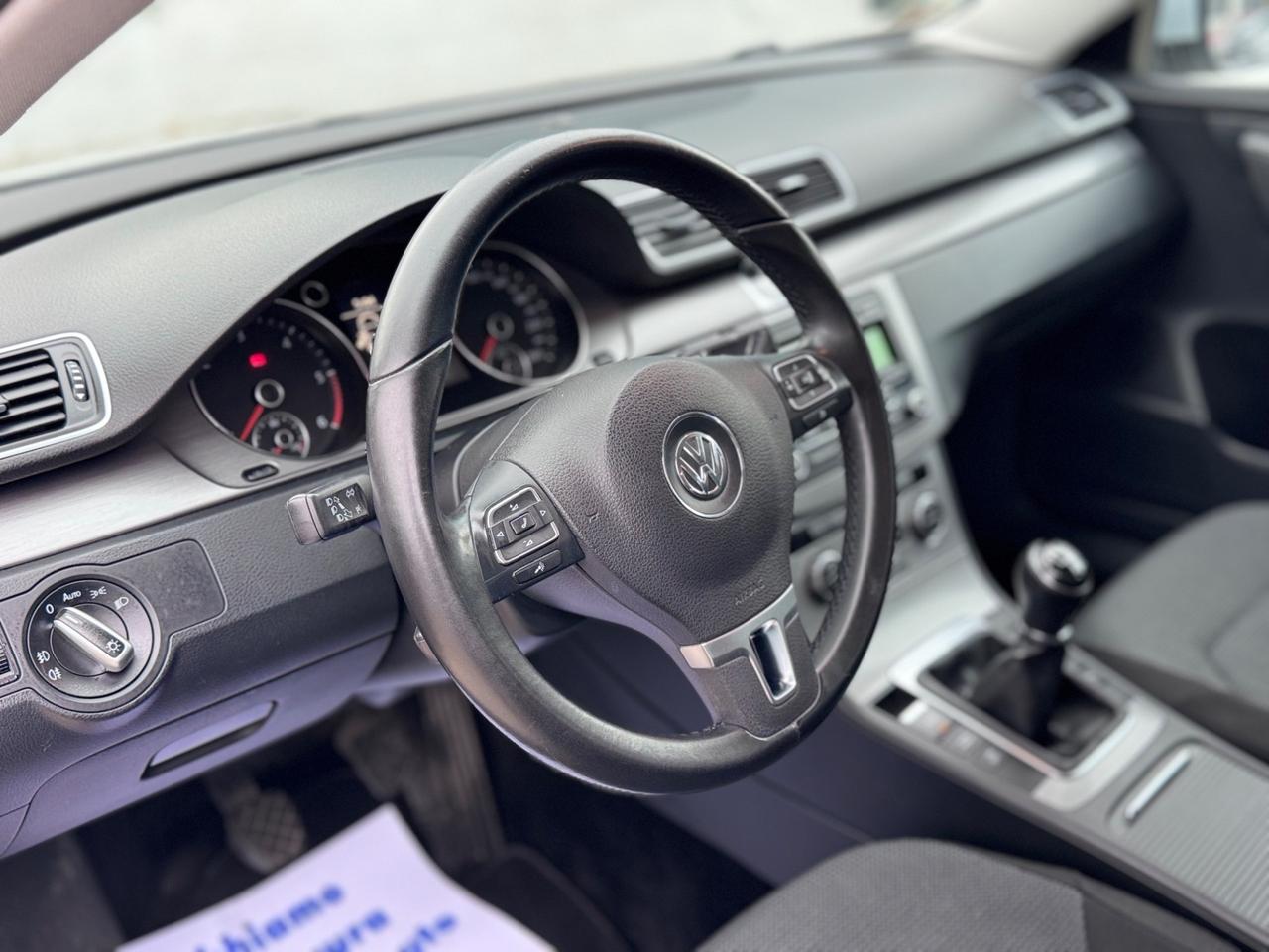 VW PASSAT 1.6 TDI 105cv Neopatentati - 2013