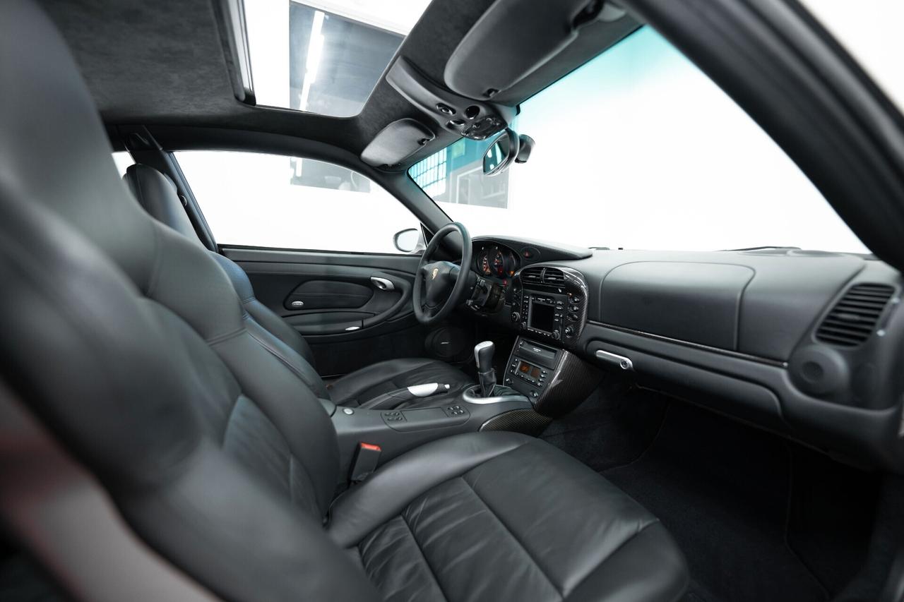 Porsche 911 Carrera cat Coupé