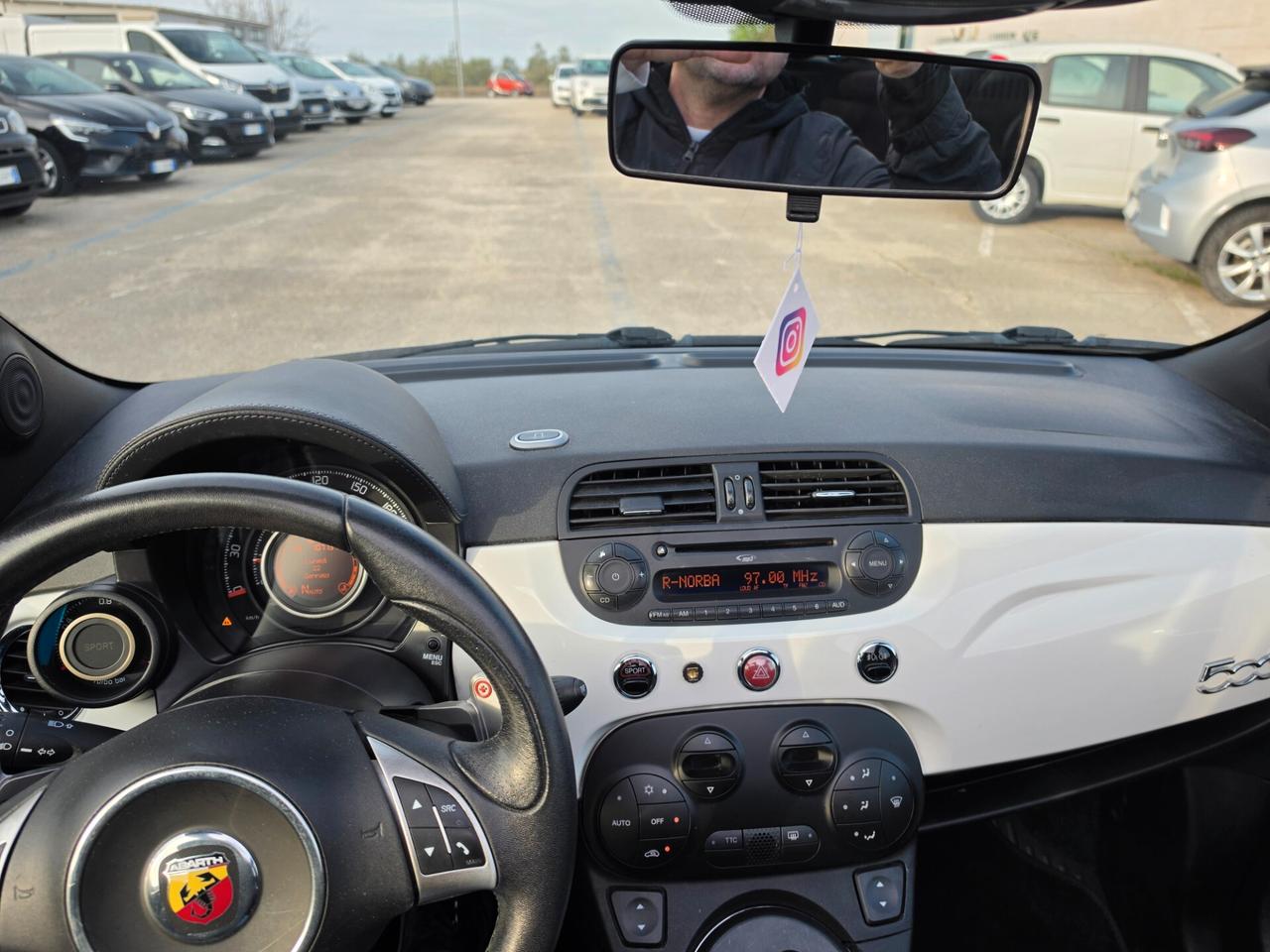 Abarth 500 C 1.4 Turbo T-Jet MTA