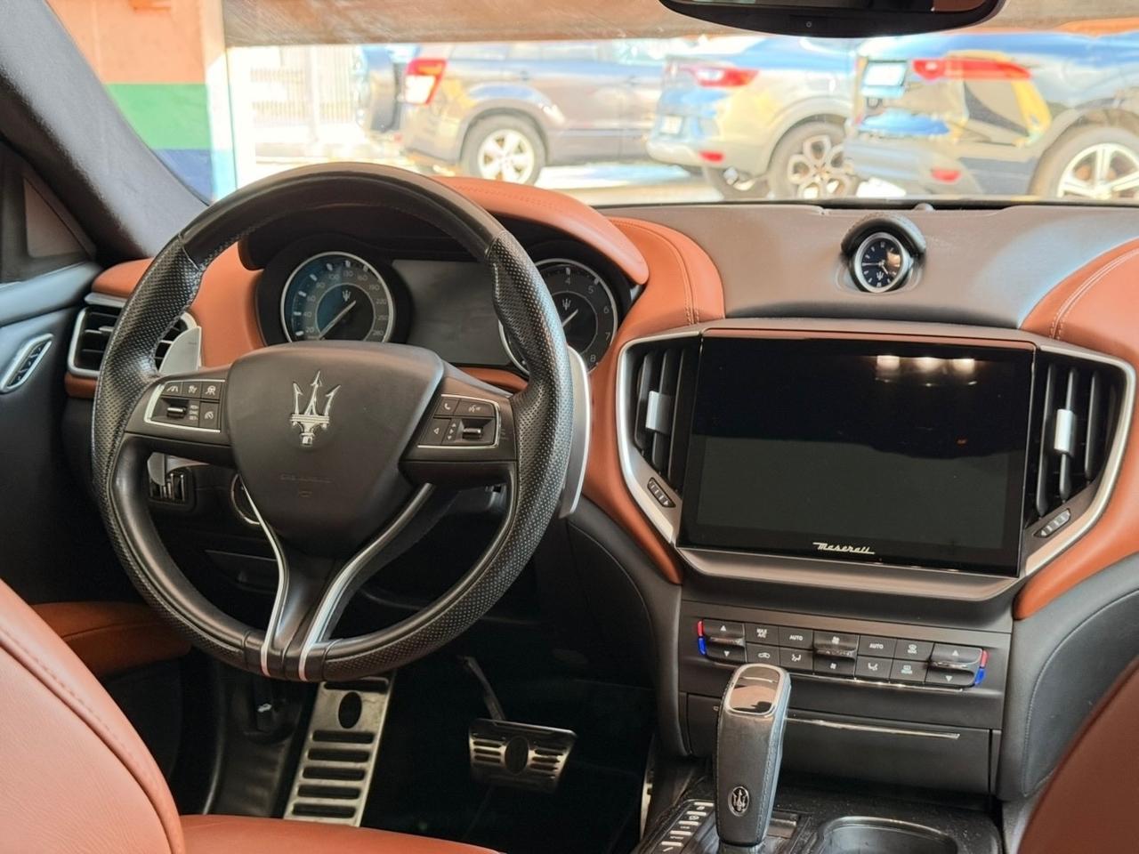 Maserati Ghibli L4 330 CV MHEV Granlusso