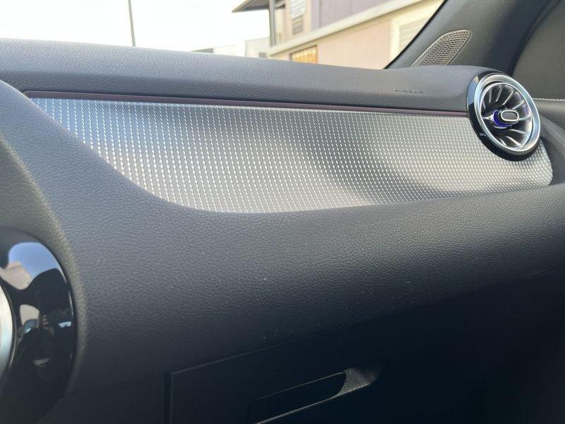 Mercedes-Benz GLA 180d Sport Plus FULL LED/MBUX