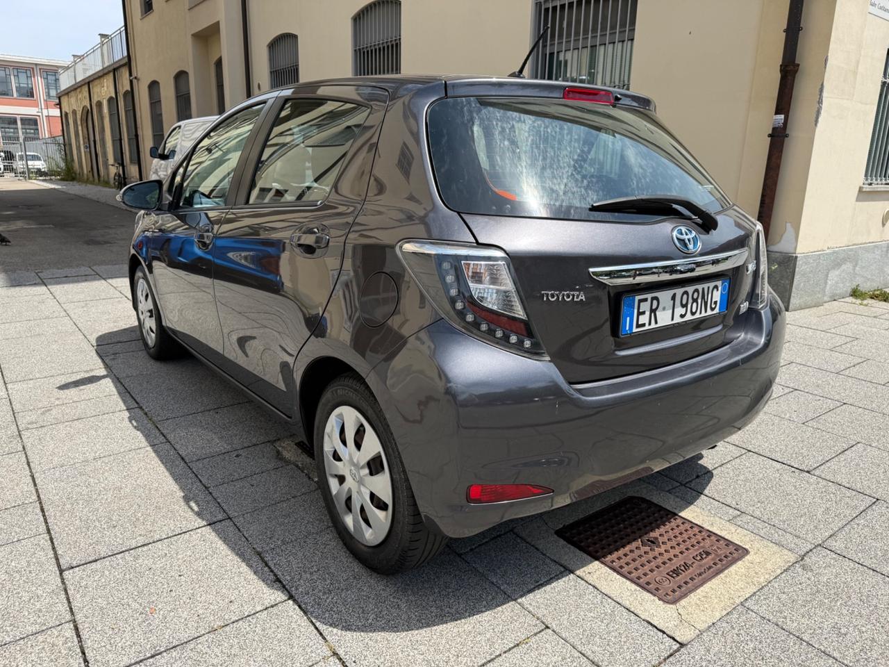 TOYOTA YARIS 1.5 75CV HYBRID 2014