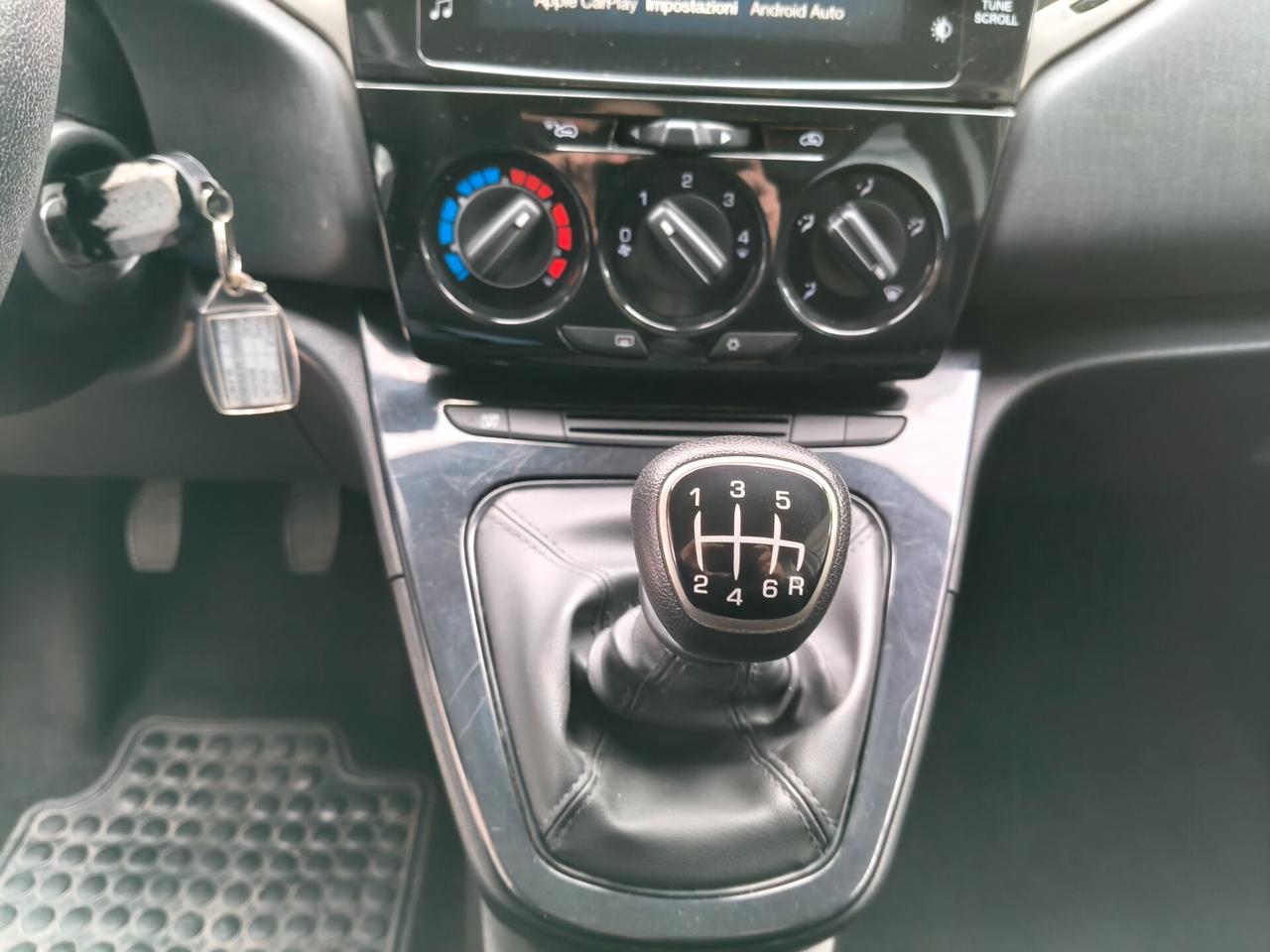 Lancia Ypsilon 1.0 FireFly 5 porte S&S Hybrid Ecochic Gold