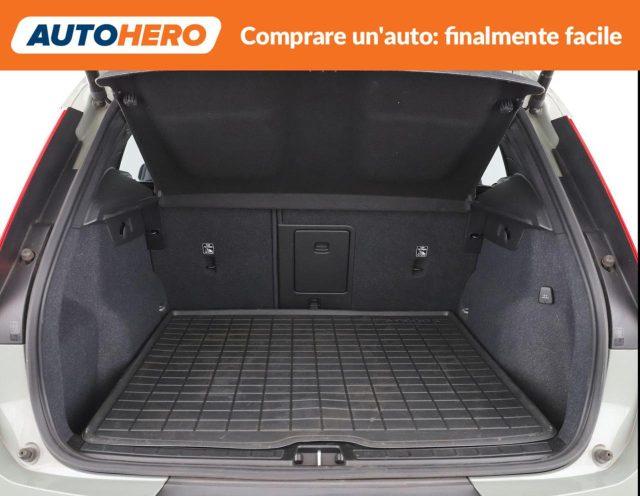 VOLVO XC40 B3 automatico Ultimate Dark N1