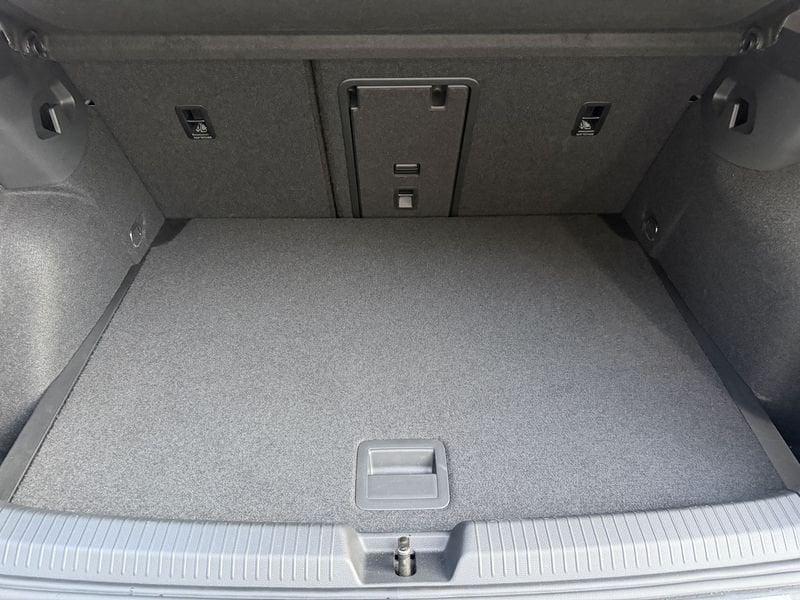 Volkswagen Golf Golf 1.0 tsi evo Life 110cv LED+COCKPIT PREZZO SENZA VINCOLI FINANZIARI !!!!