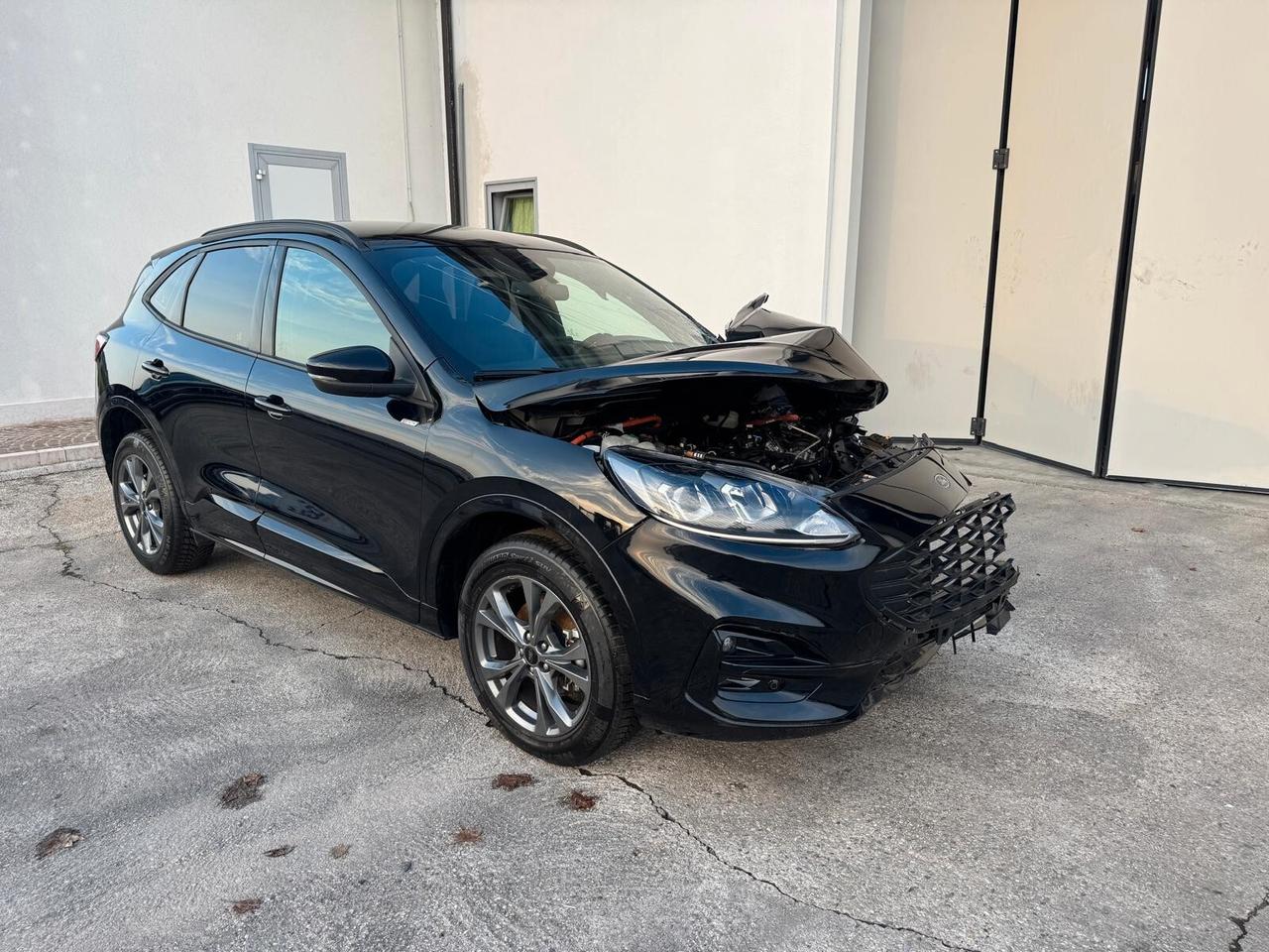 Ford Kuga 2.5 full hybrid ST-Line 2wd 190cv cvt INCIDENTATA
