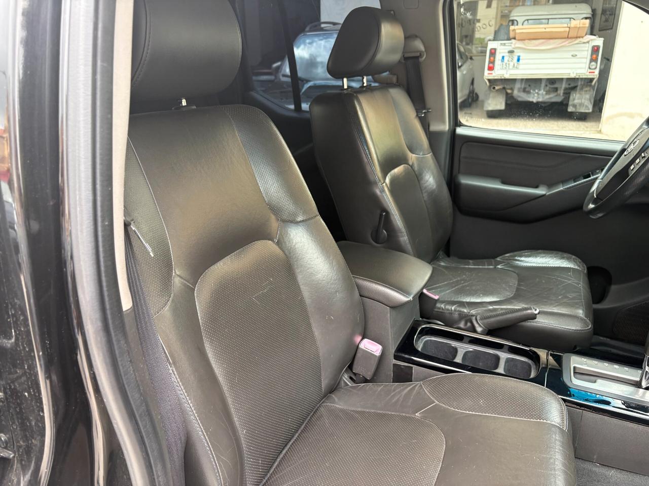 Nissan Navara 2.5 dCi 4 porte Double Cab Platinum