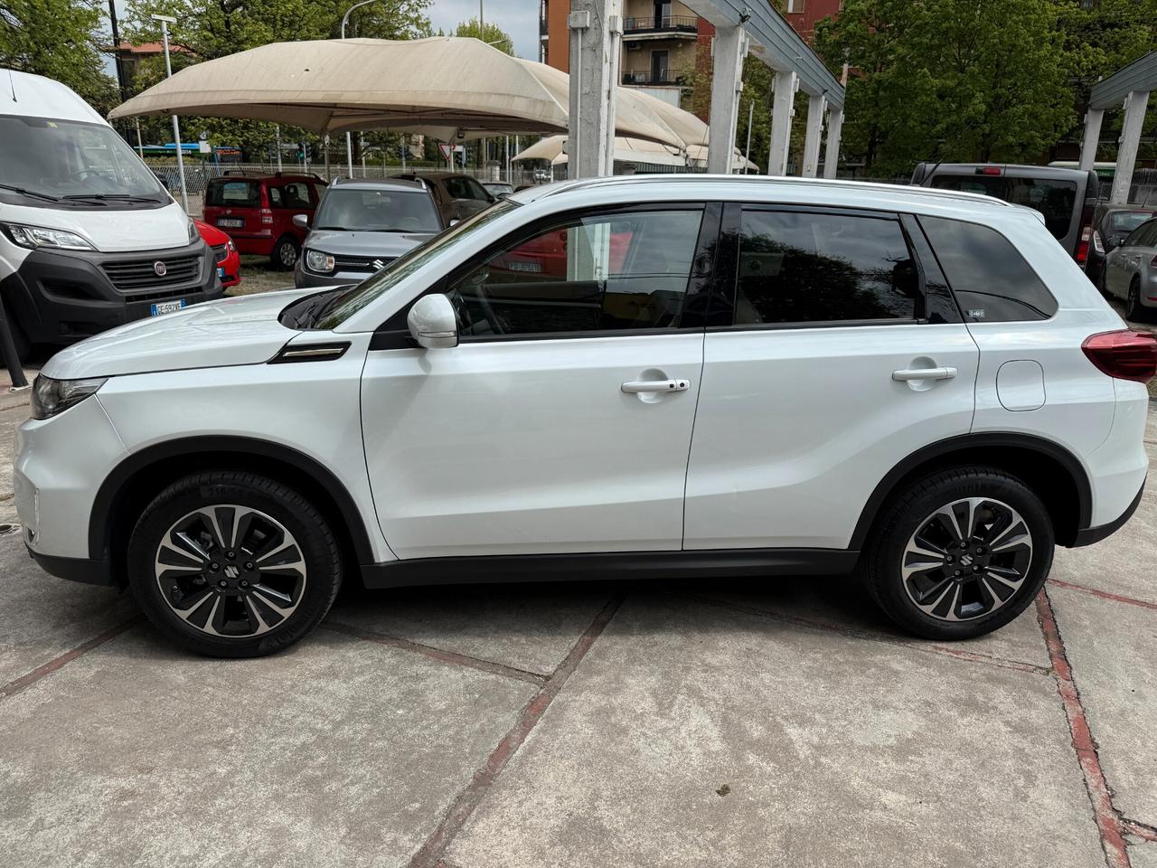 Suzuki Vitara 1.4 Hybrid Top