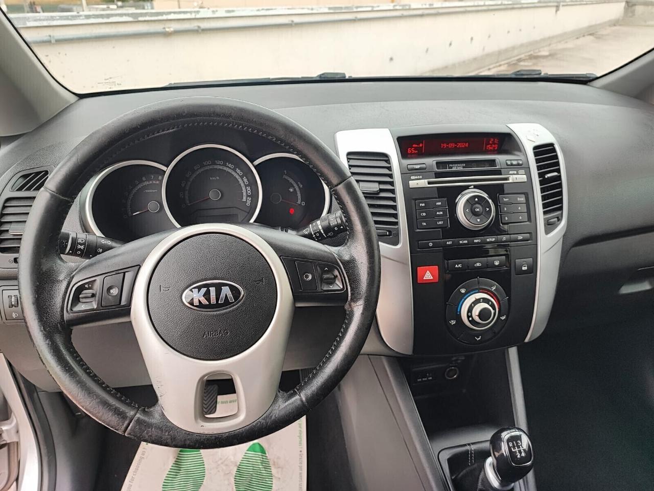 Kia Venga 1.4 benzina Easy Gancio traino Neopatentati