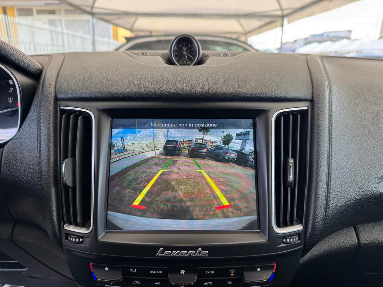 MASERATI LEVANTE V6 275 CV AWD GRANLUSSO / TETTO