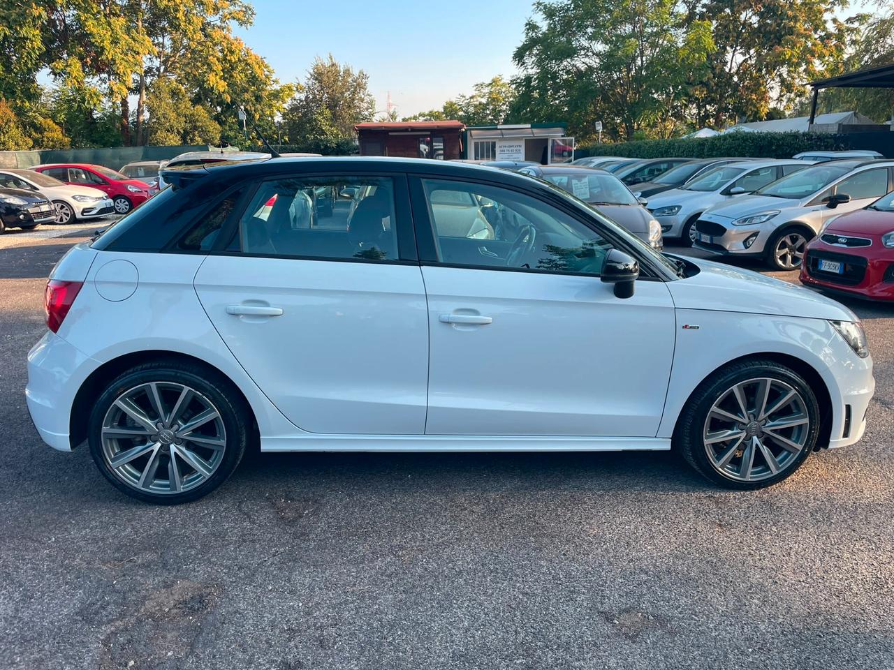 Audi A1 1.6 TDI S line edition plus