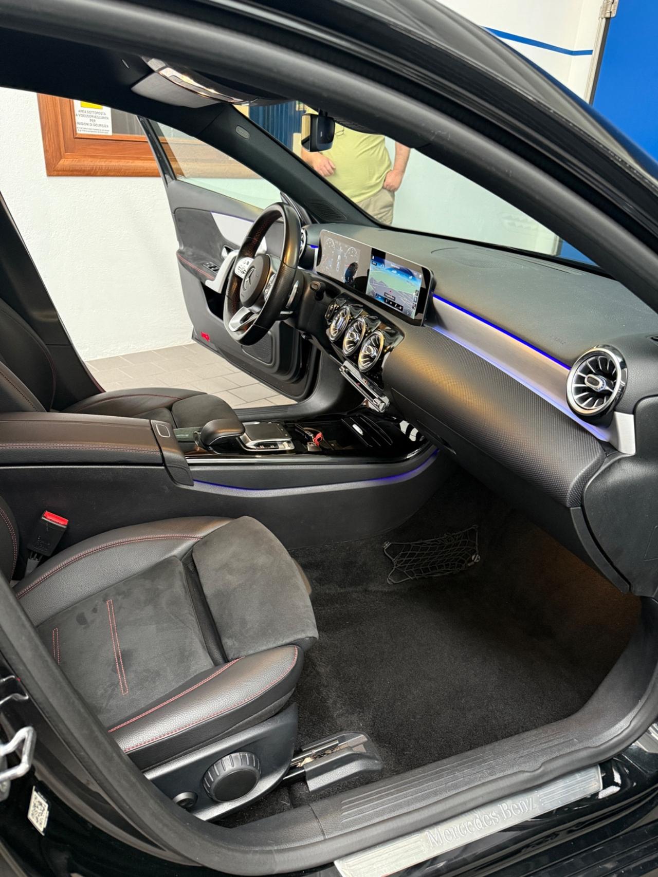 Mercedes-benz A 200 Automatic Premium AMG LINE SEDAN