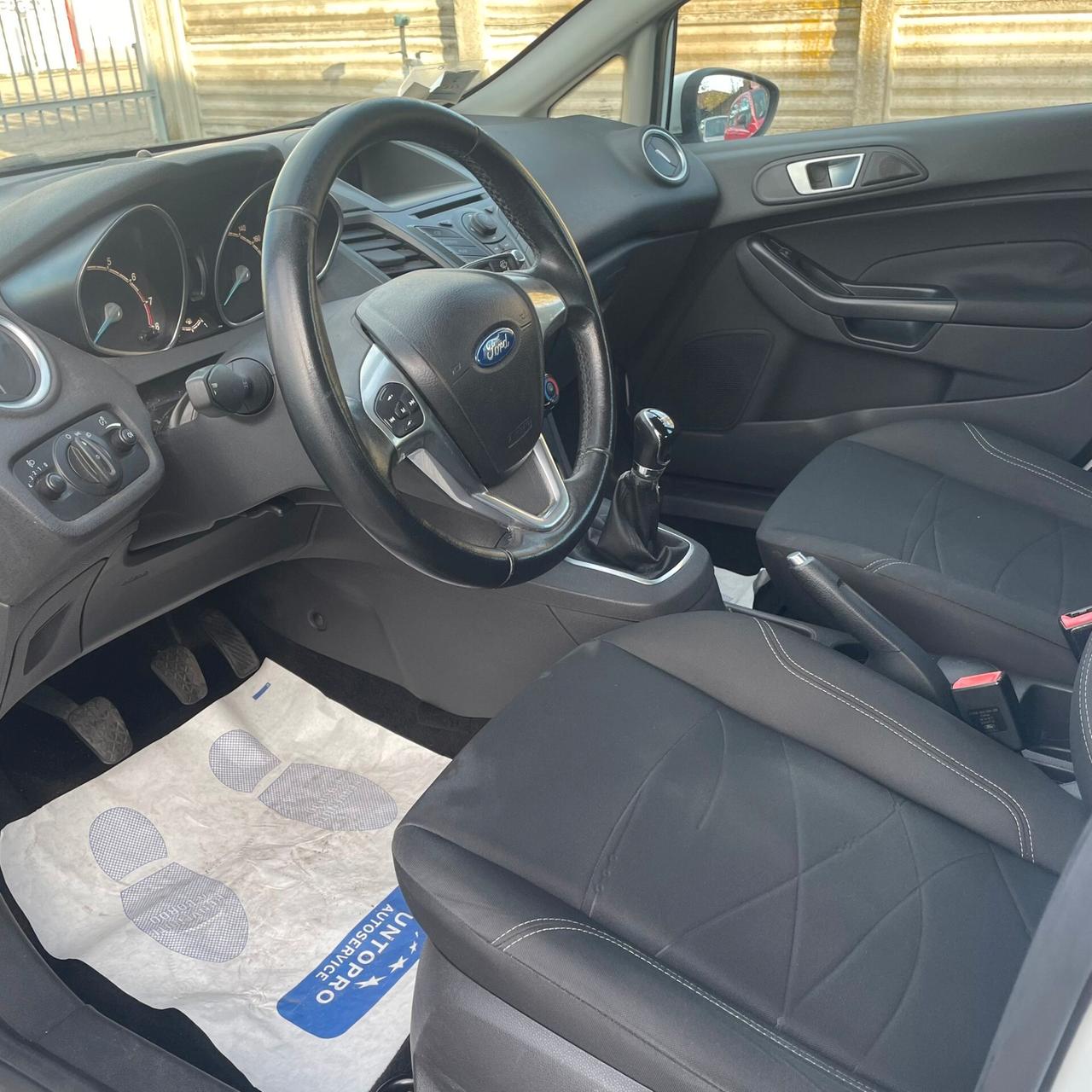 Ford Fiesta 1.2 60CV 5 porte Titanium