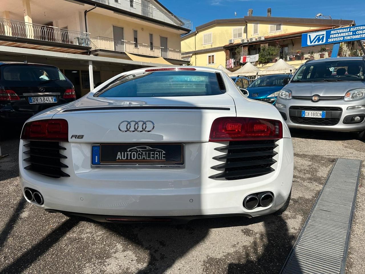 Audi R8 4.2 V8 FSI quattro R tronic