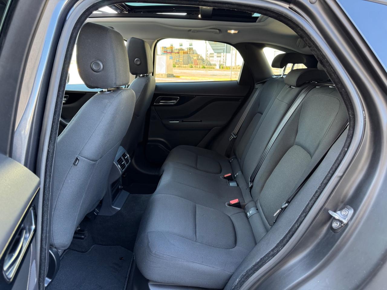 Jaguar F-Pace 2.0d 180 CV AWD aut. Portfolio